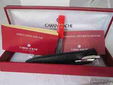 Caran d'Ache Ecridor XS Retro. Metal plateado. Estuche y funda