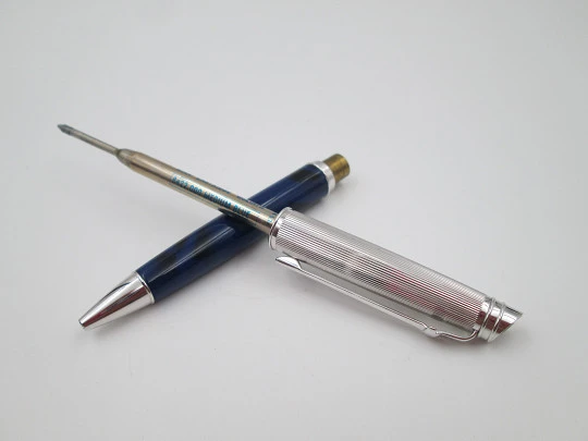 Caran d'Ache Léman ballpoint pen. Bitone resin & silver plated. Twist mechanism. 1990's