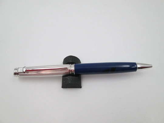 Caran d'Ache Léman ballpoint pen. Bitone resin & silver plated. Twist mechanism. 1990's