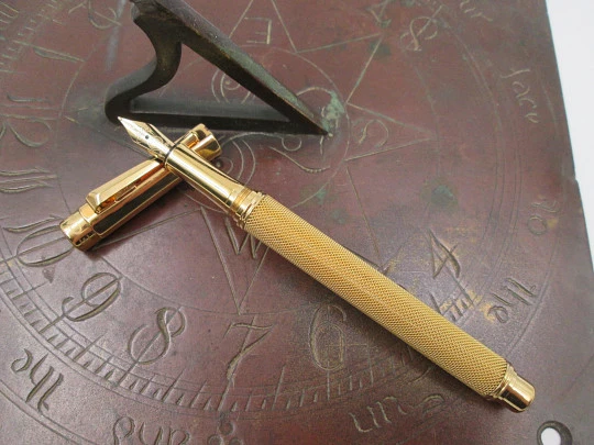 Caran d'Ache. Ivanhoe. Gold plated. 2010. 18K nib. Converter