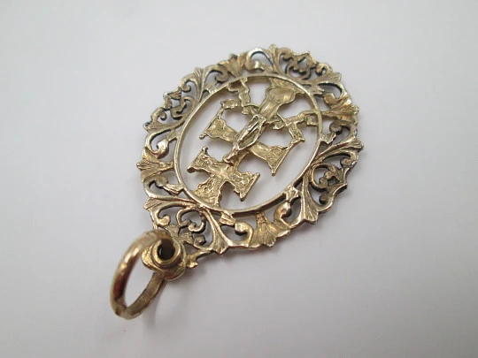 Caravaca cross openwork medal. Sterling silver and vermeil. Vegetable edge. 1980's