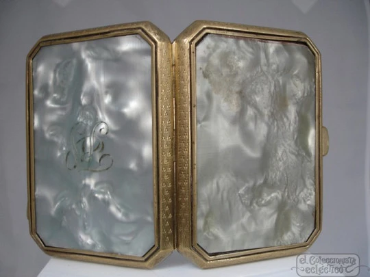 Card holder case. 1940's. Golden metal. Marble celluloid. Aloid