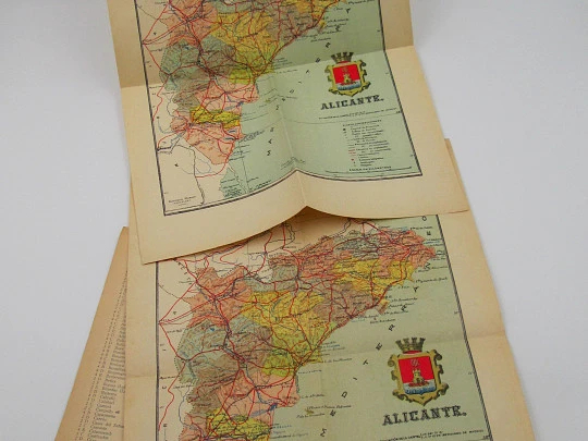 Cartas Corográficas. Dos mapas a color de Alicante. Editorial Martín. 1956