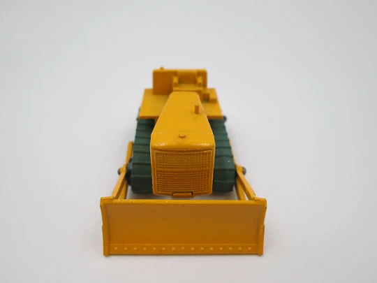 Caterpillar D8 bulldozer. Lesney. Matchbox series No. 18. Diecast metal. England. 1968