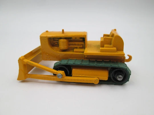 Caterpillar D8 bulldozer. Lesney. Matchbox series No. 18. Diecast metal. England. 1968