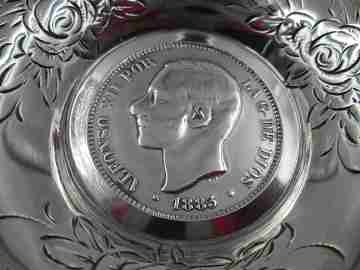 Cenicero circular, Monedas Alfonso XII y motivos florales. Plata de ley. 1970