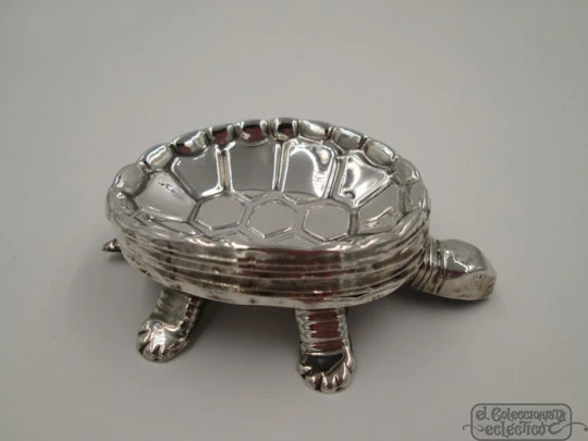 Cenicero en forma de tortuga. Cinco caparazones. 1970. Plata de ley