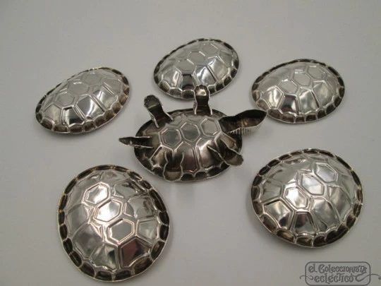 Cenicero en forma de tortuga. Cinco caparazones. 1970. Plata de ley