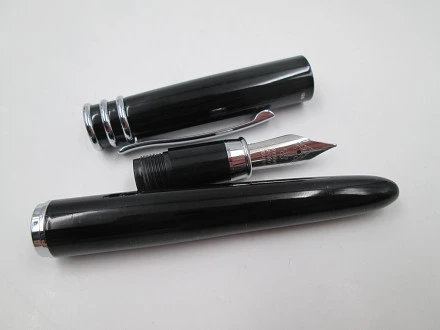 Cerruti 1881 Fountain Pen Silver Plated Black Lacquer | El