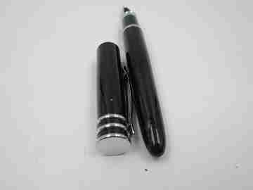 Cerruti 1881 fountain pen. Silver plated and black lacquer. Cartridge. France. 2010's