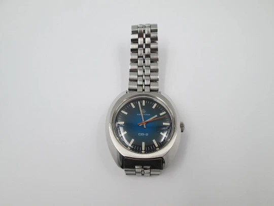 Certina DS-2 Turtle. Stainless steel. Manual wind. Blue dial. Bracelet & strap