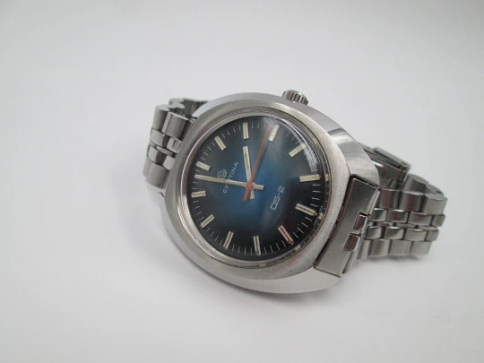 Certina DS-2 Turtle. Stainless steel. Manual wind. Blue dial. Bracelet & strap