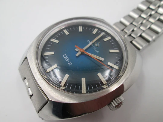 Certina DS-2 Turtle. Stainless steel. Manual wind. Blue dial. Bracelet & strap