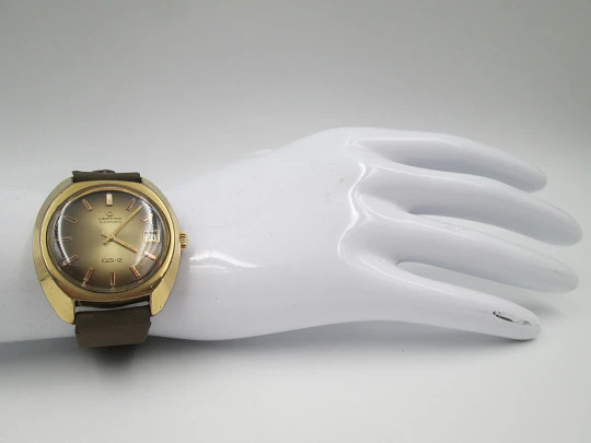 Certina DS-2 Turtle. Steel and gold plated. Automatic. Iridiscent dial. Calendar. 1970's