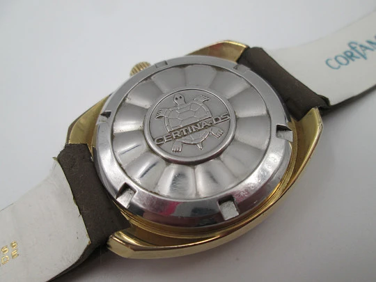 Certina DS-2 Turtle. Steel and gold plated. Automatic. Iridiscent dial. Calendar. 1970's