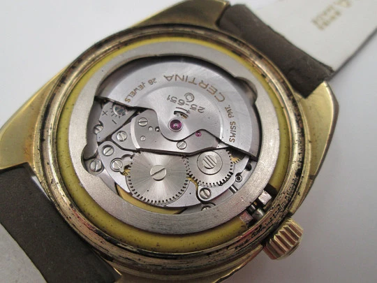 Certina DS-2 Turtle. Steel and gold plated. Automatic. Iridiscent dial. Calendar. 1970's