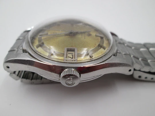 Certina DS Turtle. Stainless steel. Automatic. 1970's. Date. Bracelet