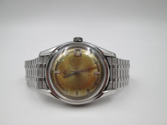 Certina DS Turtle. Stainless steel. Automatic. 1970's. Date. Bracelet