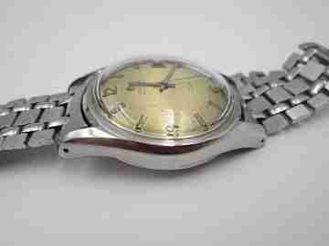 Certina DS Turtle. Stainless steel. Automatic. Calendar. Bracelet. Golden dial. 1970's