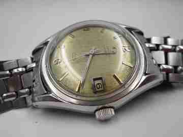 Certina DS Turtle. Stainless steel. Automatic. Calendar. Bracelet. Golden dial. 1970's