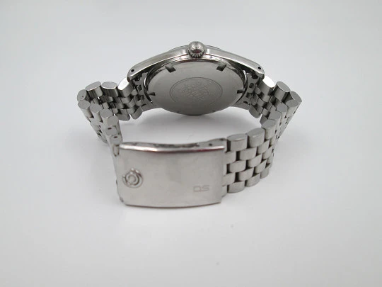 Certina DS Turtle. Stainless steel. Manual wind. Calendar. Bracelet. Golden dial. 1960's