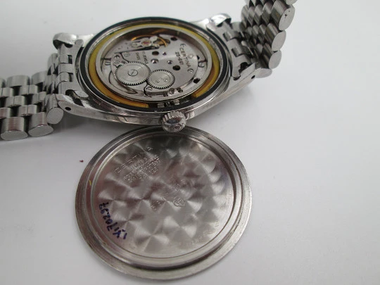 Certina DS Turtle. Stainless steel. Manual wind. Calendar. Bracelet. Golden dial. 1960's