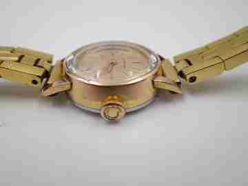 Certina mujer. Chapado oro y acero. Cuerda manual. Brazalete. 1950