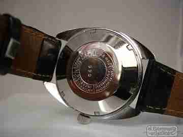 Certina. 1970's. Automatic. Black dial. Swiss. Calendar. Strap