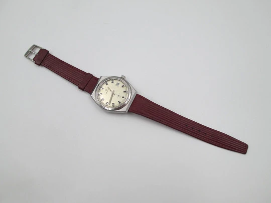 Certina. Stainless steel. Manual wind. Grey dial. Calendar. Second hand. 1970's