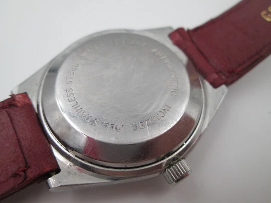 Certina. Stainless steel. Manual wind. Grey dial. Calendar. Second hand. 1970's