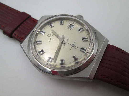 Certina. Stainless steel. Manual wind. Grey dial. Calendar. Second hand. 1970's