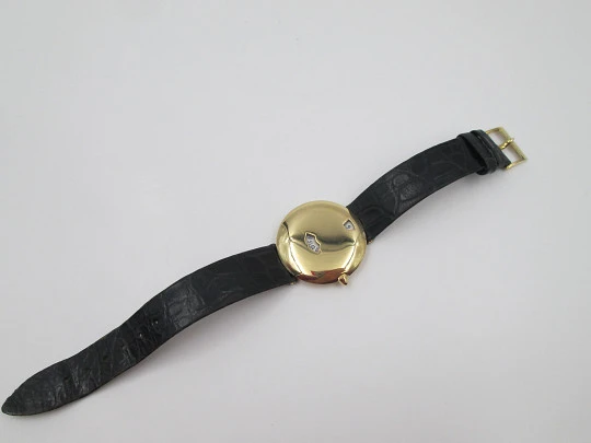 Chaumet París Horas Saltantes. Oro amarillo 18 quilates. Cuarzo. Correa piel. Suiza. 2000