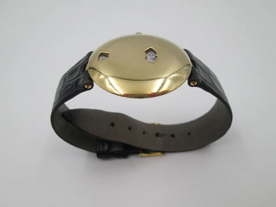 Chaumet París Horas Saltantes. Oro amarillo 18 quilates. Cuarzo. Correa piel. Suiza. 2000