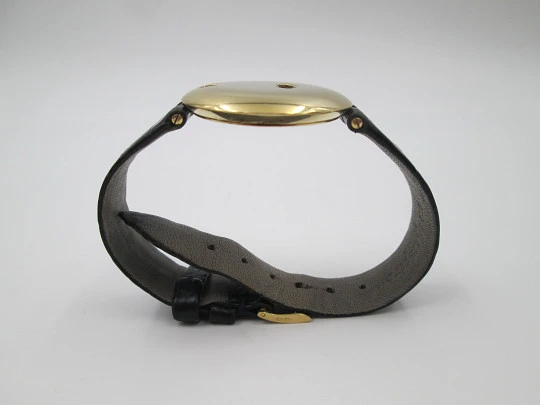 Chaumet París Horas Saltantes. Oro amarillo 18 quilates. Cuarzo. Correa piel. Suiza. 2000