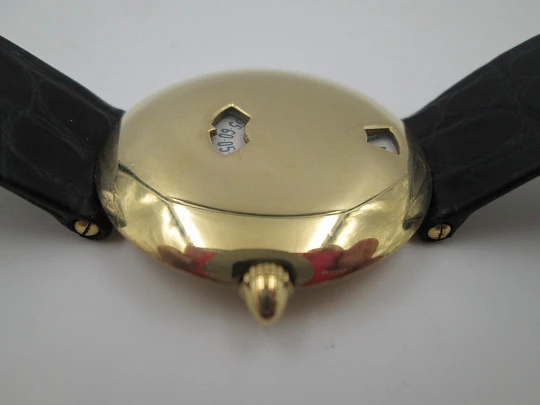 Chaumet París Horas Saltantes. Oro amarillo 18 quilates. Cuarzo. Correa piel. Suiza. 2000