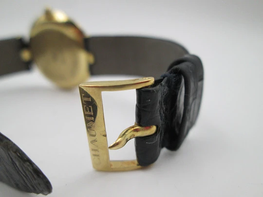 Chaumet París Horas Saltantes. Oro amarillo 18 quilates. Cuarzo. Correa piel. Suiza. 2000