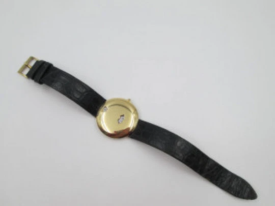 Chaumet París Horas Saltantes. Oro amarillo 18 quilates. Cuarzo. Correa piel. Suiza. 2000