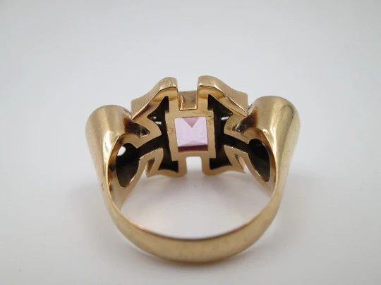 Chevalier women's ring. 18 karat gold. Rose de France & diamonds. 1930's