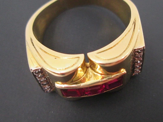 Chevalier women's ring. 18 karat yellow gold. Rubies and diamonds. 1930's