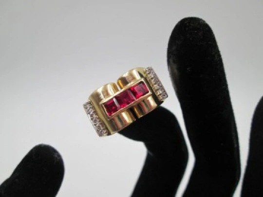 Chevalier women's ring. 18 karat yellow gold. Rubies and diamonds. 1930's