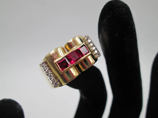 Chevalier women's ring. 18 karat yellow gold. Rubies and diamonds. 1930's