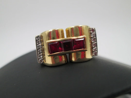 Chevalier women's ring. 18 karat yellow gold. Rubies and diamonds. 1930's