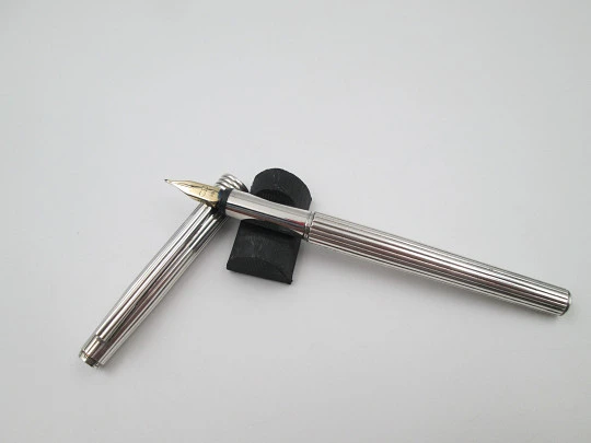 Christian Dior fountain pen. Sterling silver. Ribbed pattern. 14k gold nib. Swiss. 1960's