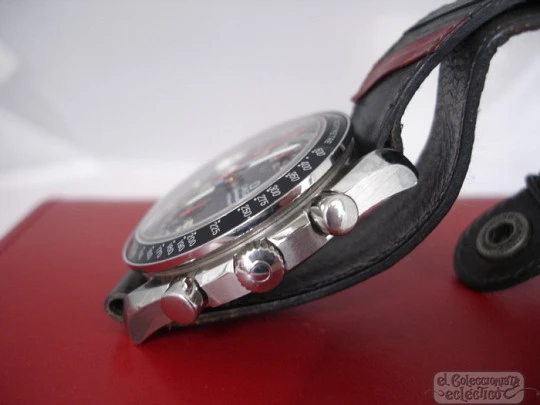 Chronograph. Automatic. Omega Speedmaster. Stainless steel