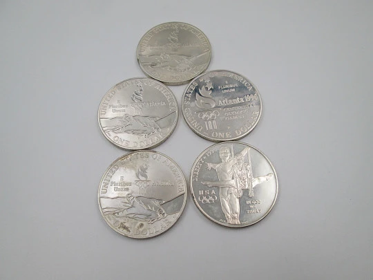 Cinco monedas de un dólar. XXVI Juegos Olímpicos de Atlanta. Plata de ley. 1995. EEUU