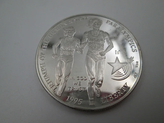 Cinco monedas de un dólar. XXVI Juegos Olímpicos de Atlanta. Plata de ley. 1995. EEUU