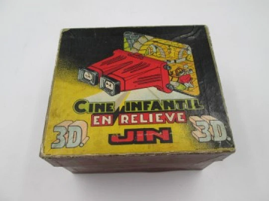 Cine infantil en relieve JIN 3D. Baquelita bicolor. Caja y películas. 1950. Gargot