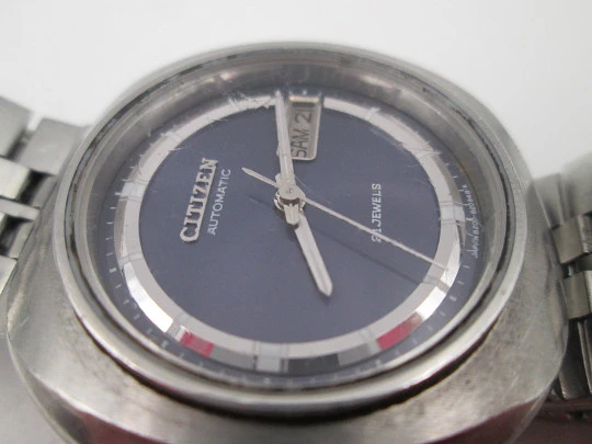 Citizen automatic watch. Stainless steel. Calendar. Bracelet. Blue sphere. Japan. 1970's