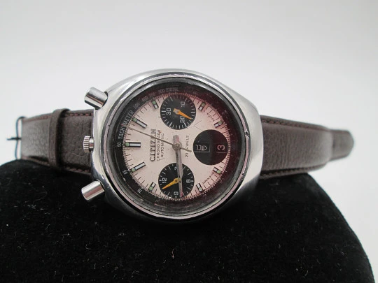 Citizen Bullhead Panda chronograph. Steel. Automatic. Date & day. 1970's