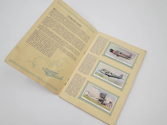 Civil aeroplanes picture cards album. John Player & Sons. 50 colour images. 1940's